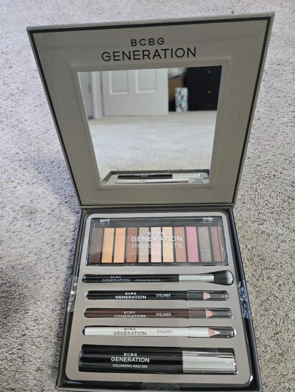 BCBG Generation Essential Face Set – Neutral Peach & Bronze Shades